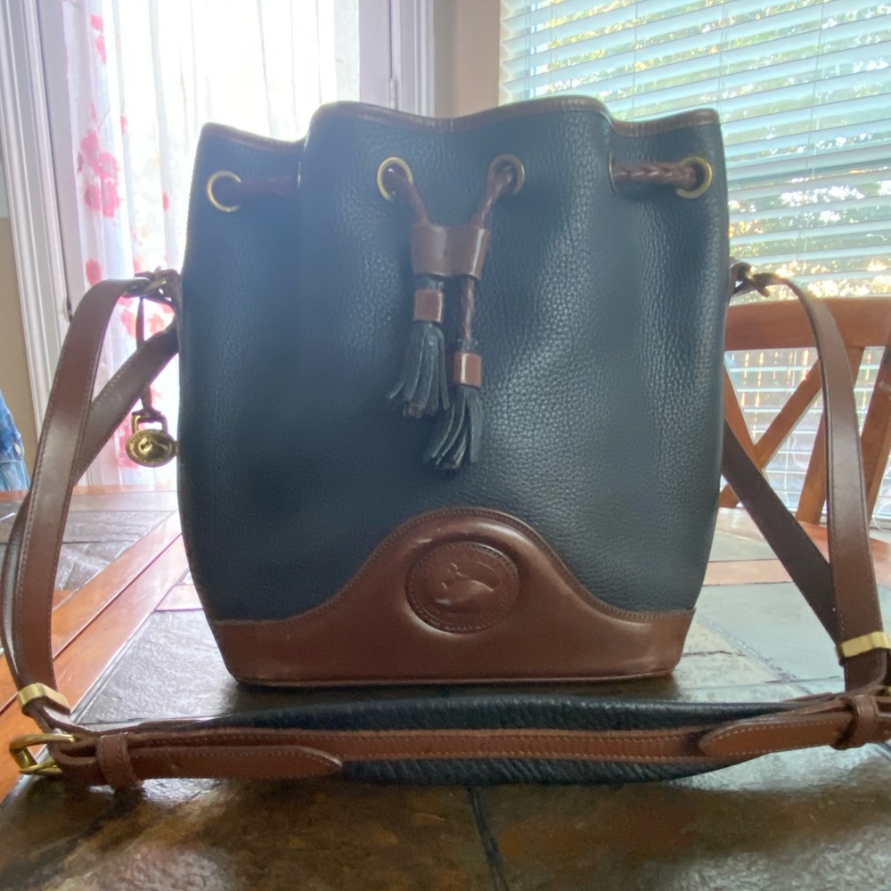 Vintage Dooney & Bourke drawstring bucket bag EXCELLENT condition